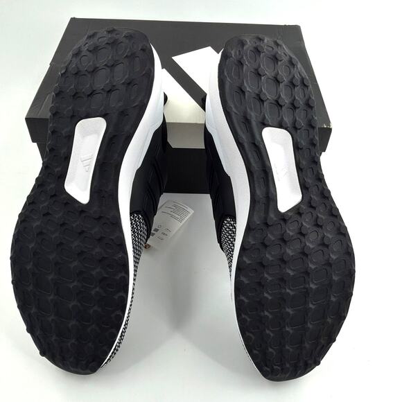 Adidas Men\'s Core Black Cloud White Ultradream DNA Shoes Size 9.5 main image 6